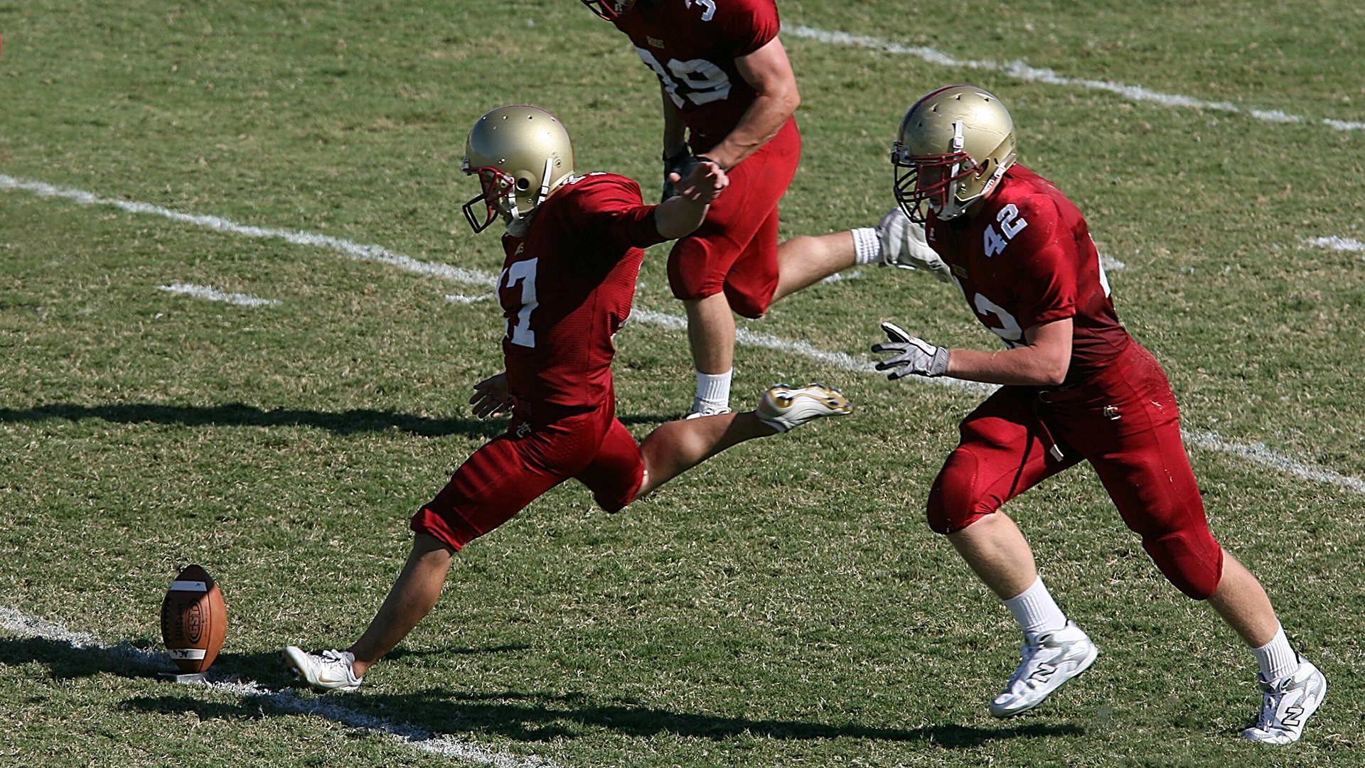 开云·体育官网APP下载-西甲联赛中裁判判罚一致性问题，法甲裁判